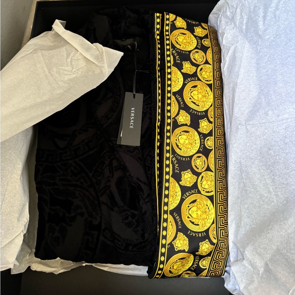 Versace bathrope new w tags